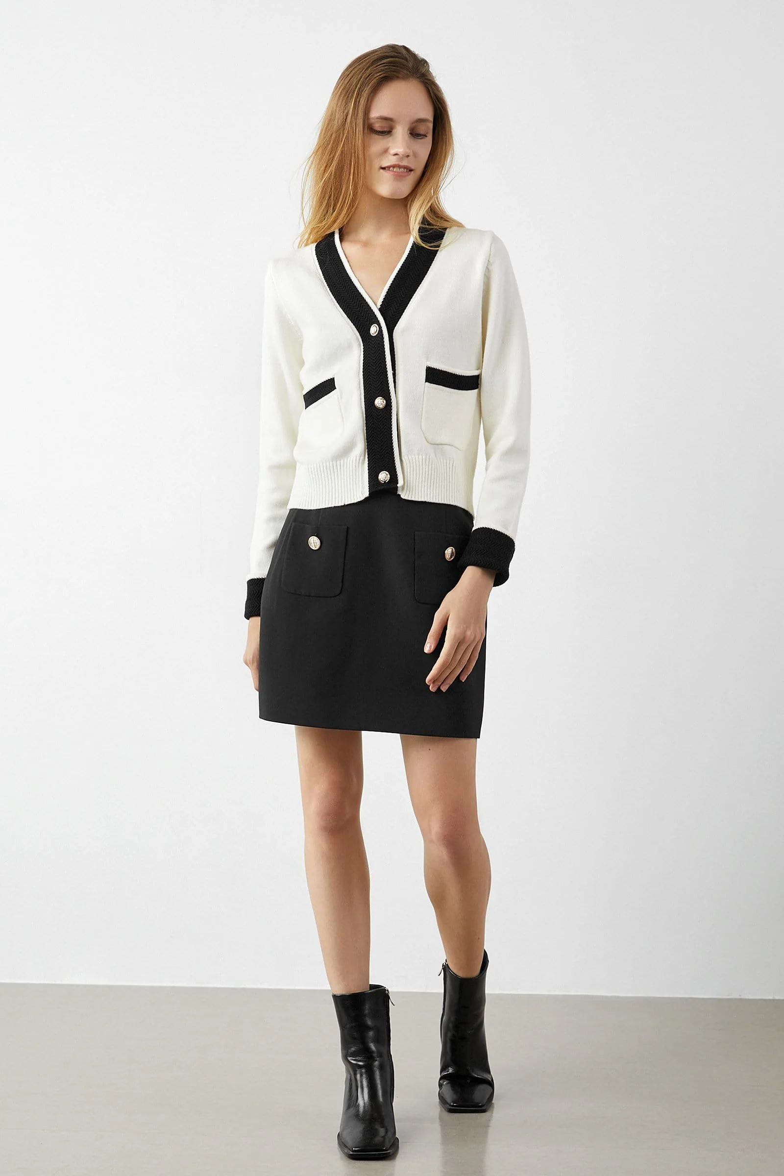 Adelyn White Pocketed Knitted Cardigan Sweater