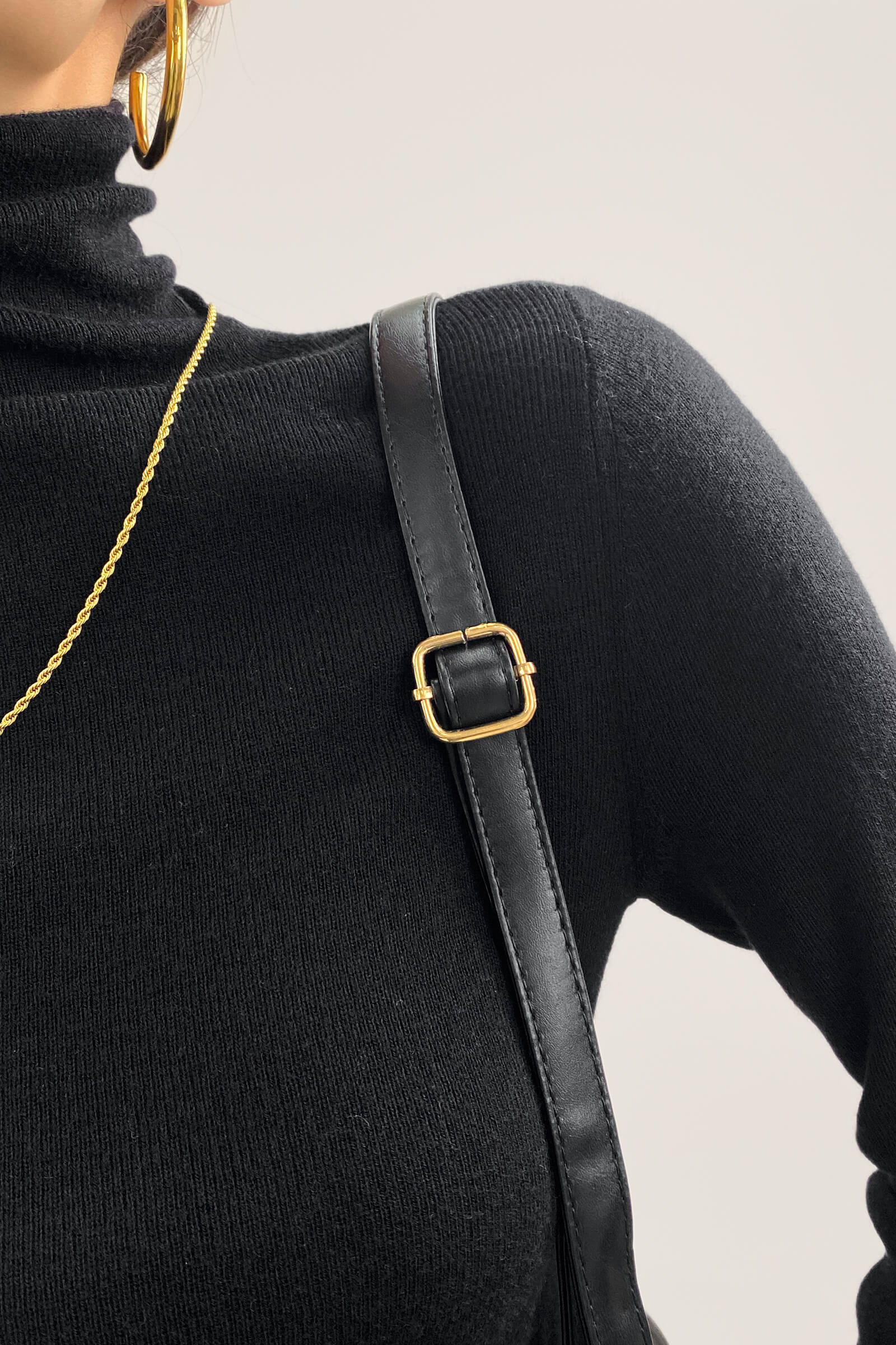 Black Basic Wool-Blend Turtleneck Sweater - Image 4