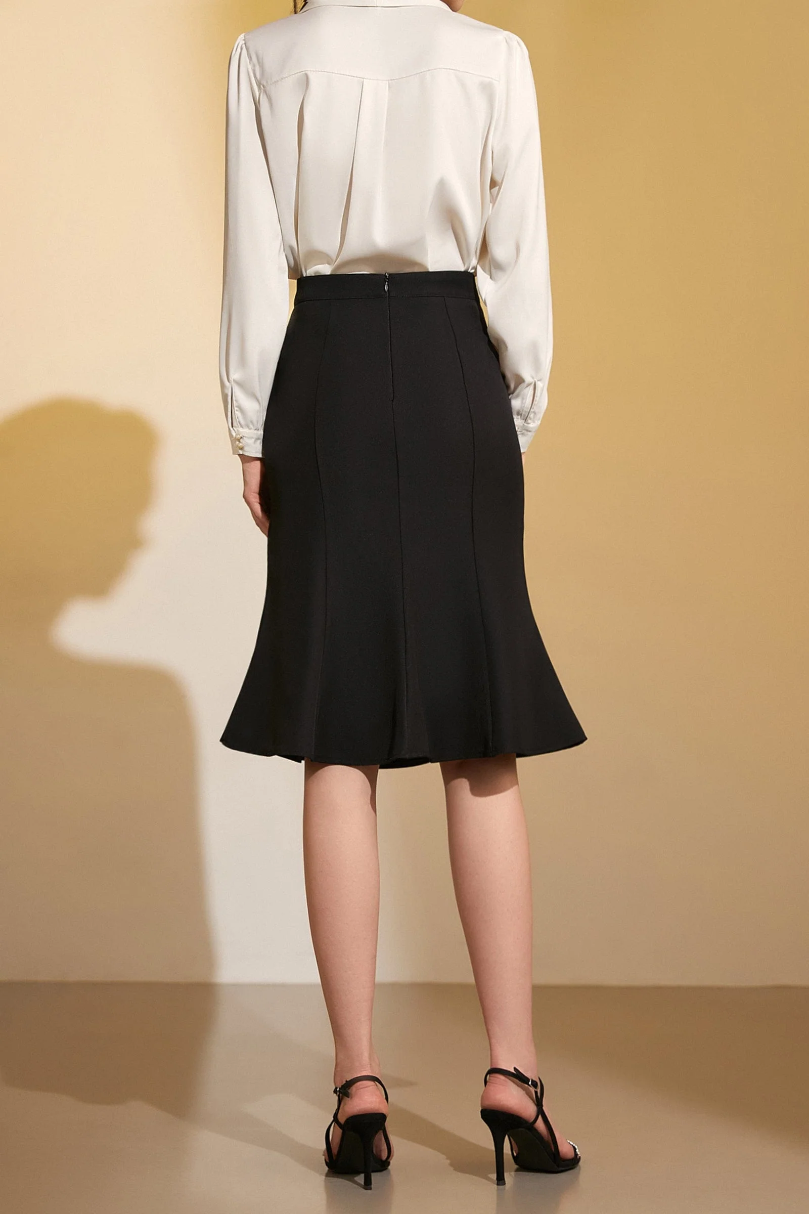 Black High-Rise Ruffle Midi Skirt - Image 11