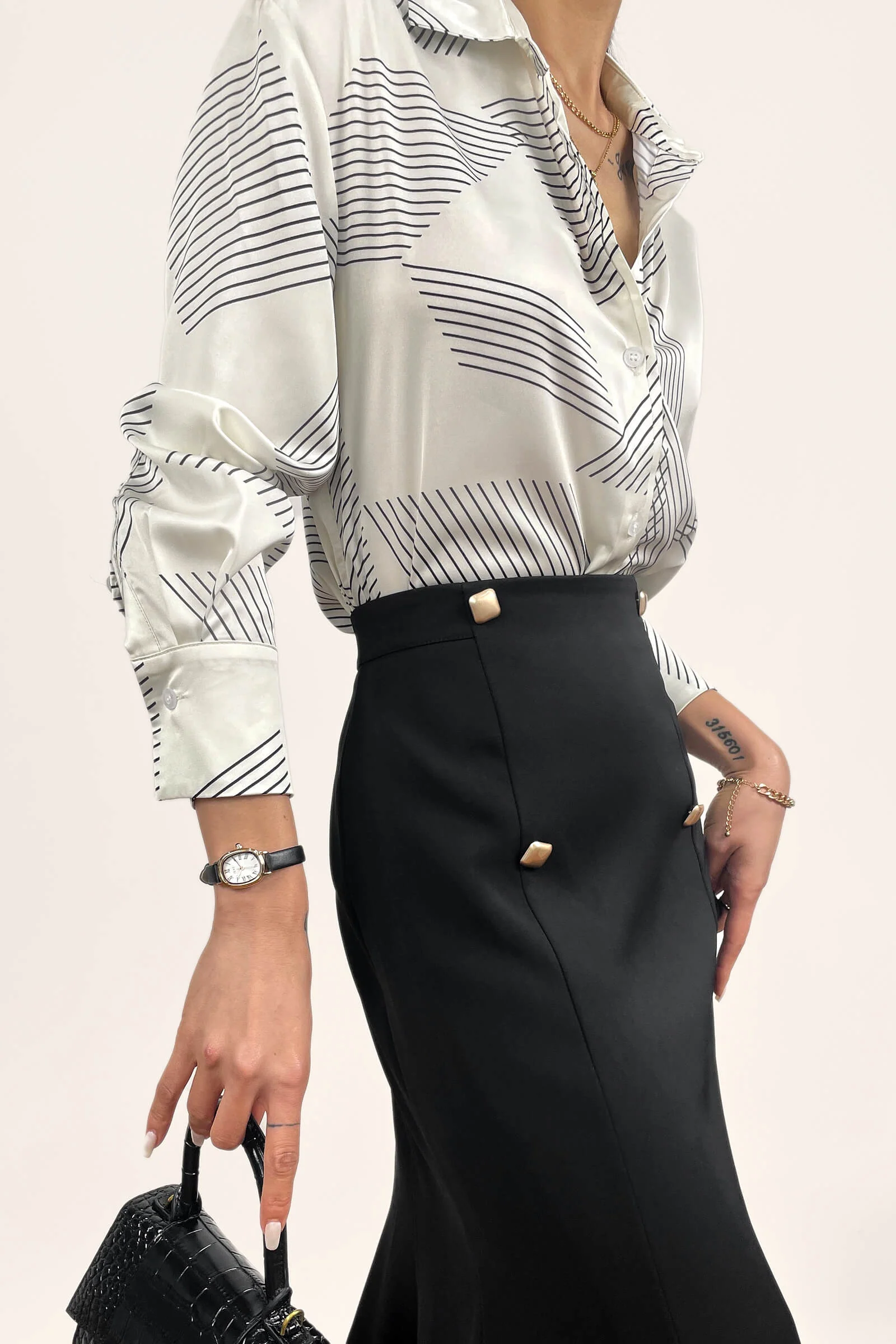 Black High-Rise Ruffle Midi Skirt - Image 4