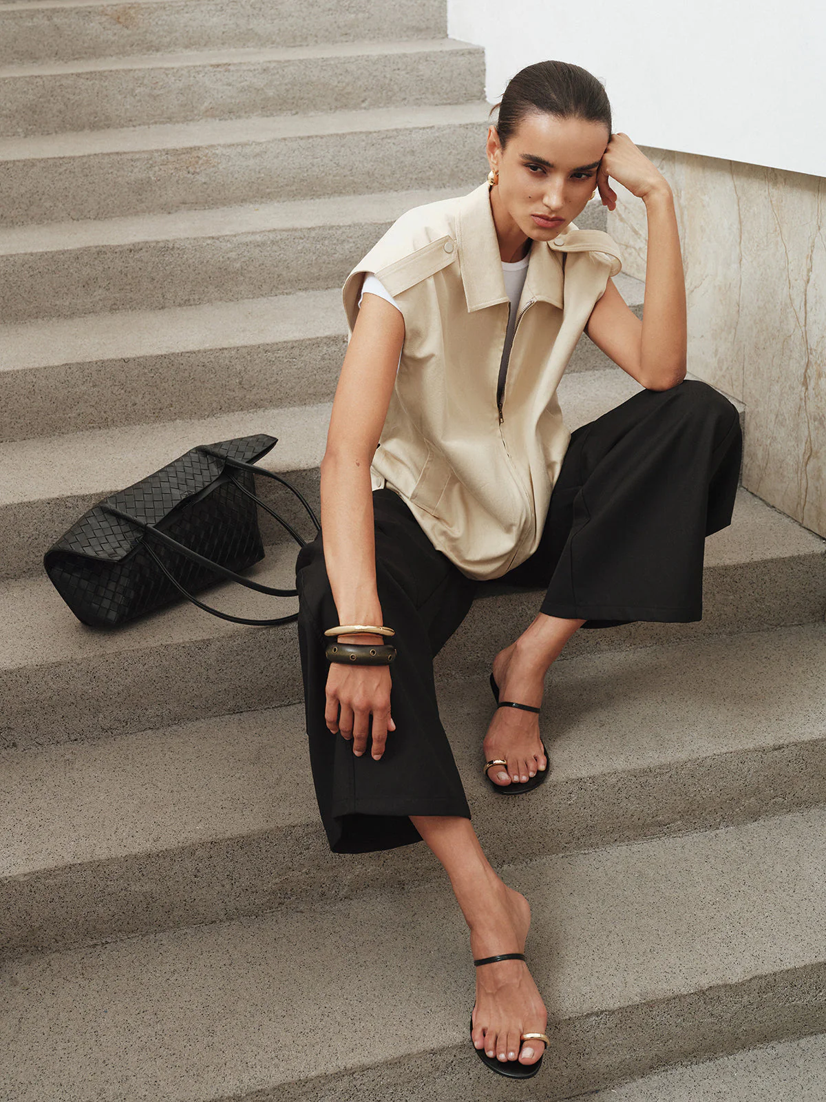 Collared Cap Sleeve Zip-Up Vest - Image 4