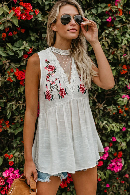 Daydream Lace Up Floral Embroidered Top - Image 2