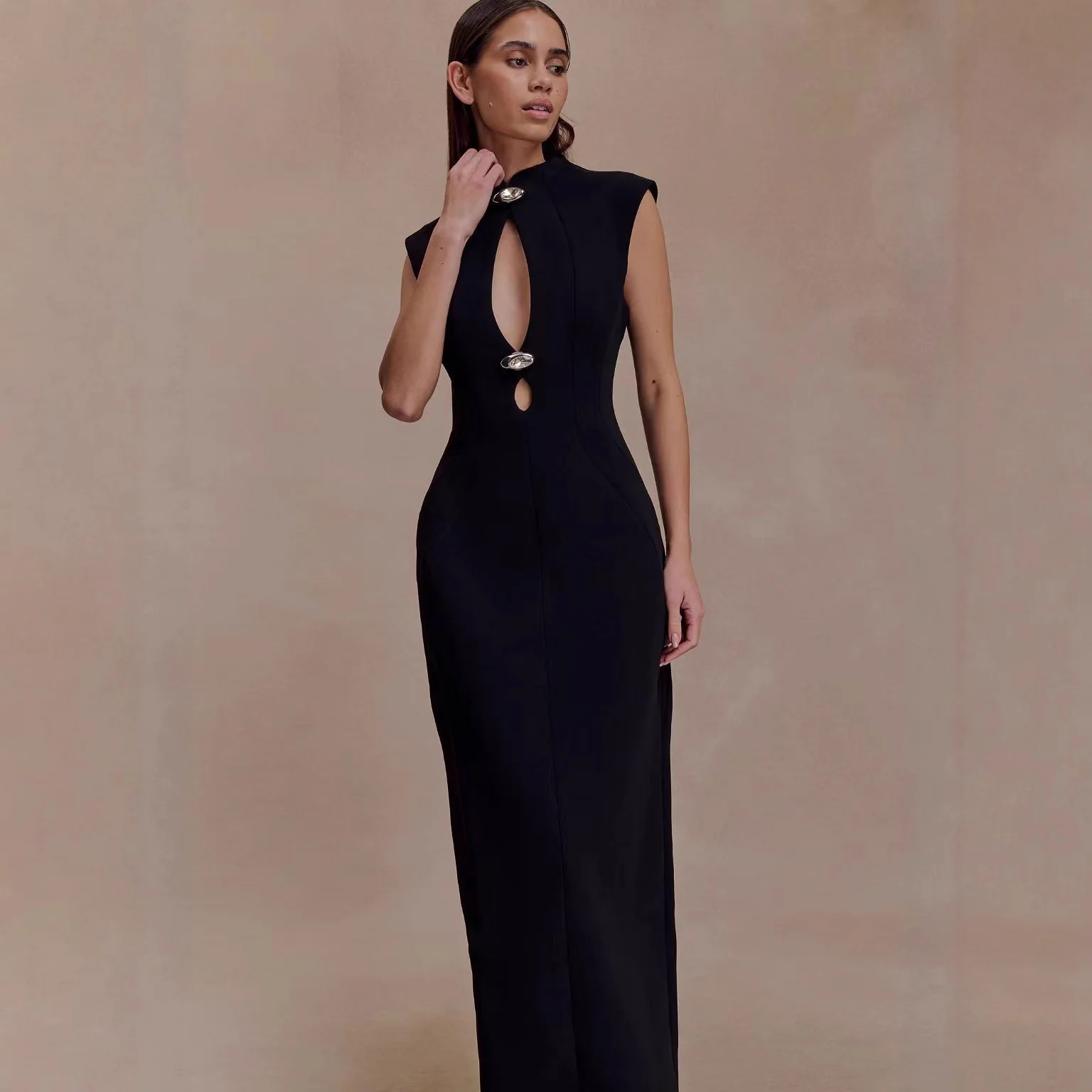 Fitted Straight-Line Evening Dress with High Neck - Image 2