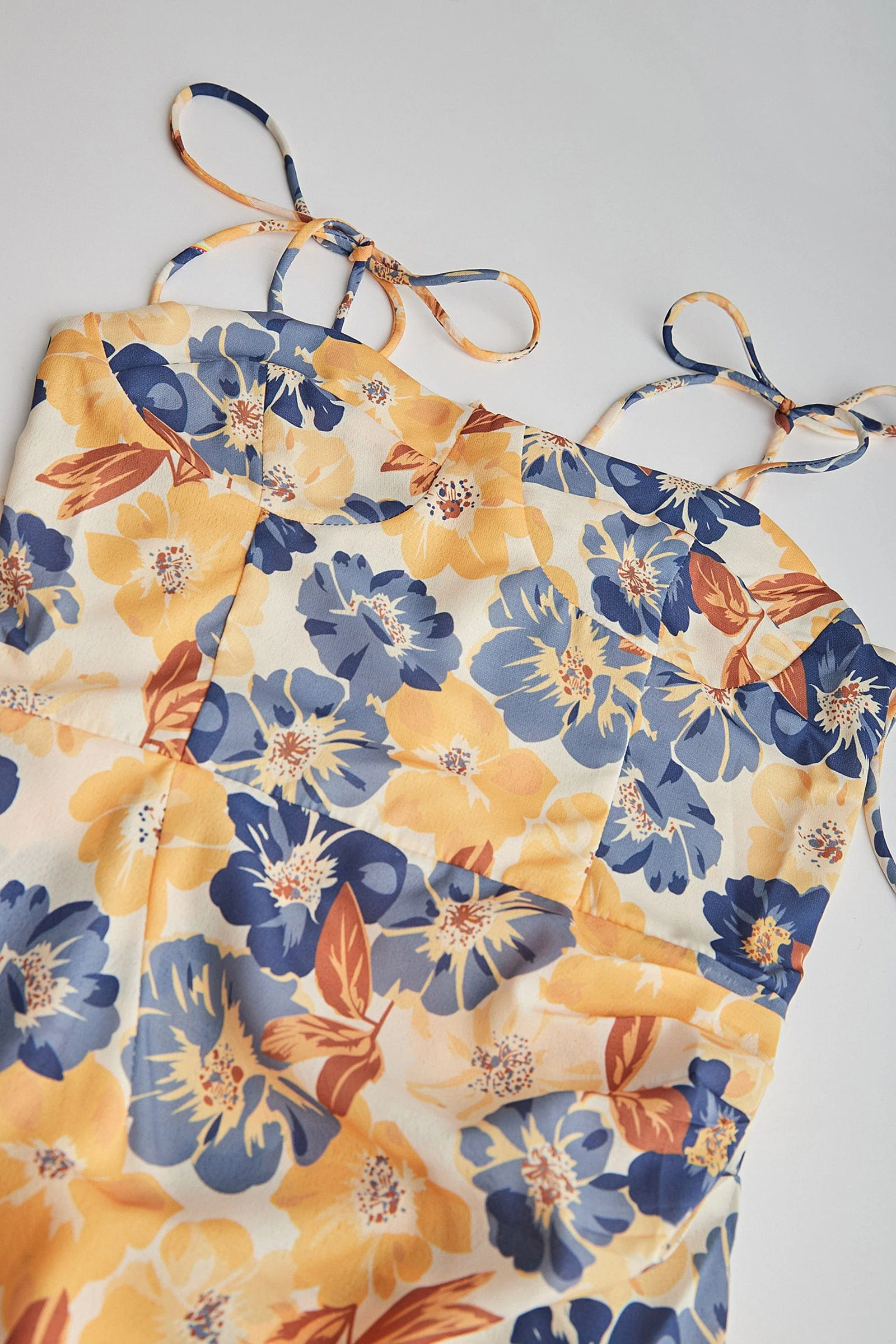 Paityn Gold Floral Midi Dress - Image 8