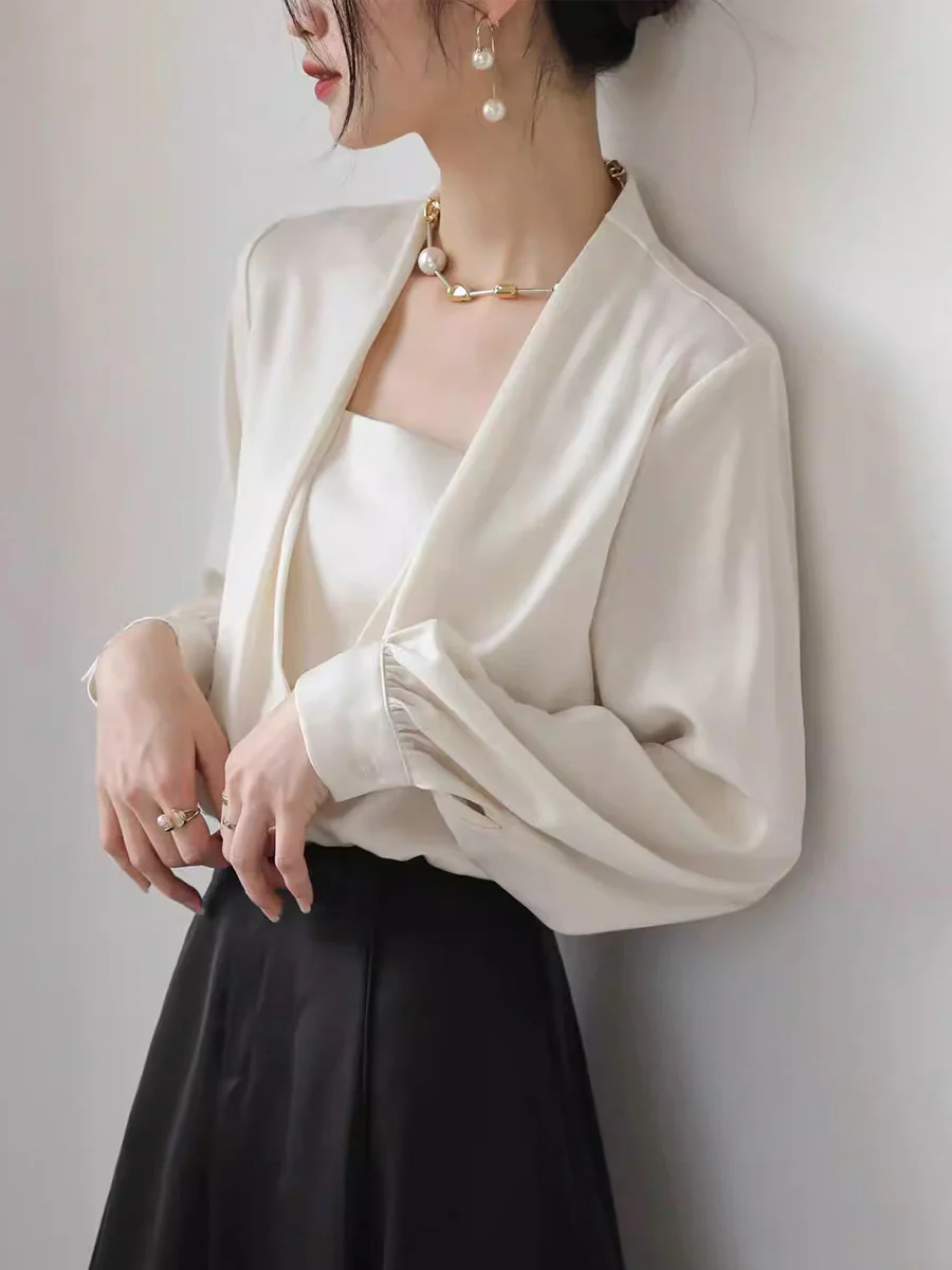 Square Collar, Long Sleeve Shirt. - Image 3