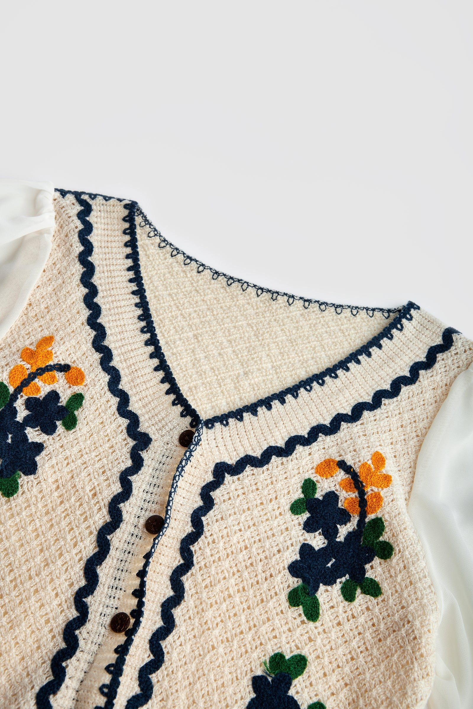 White Floral Embroidery Contrast Trim Cardigan - Image 9